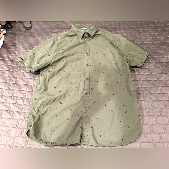 Men’s green button down - Picture 1 of 3